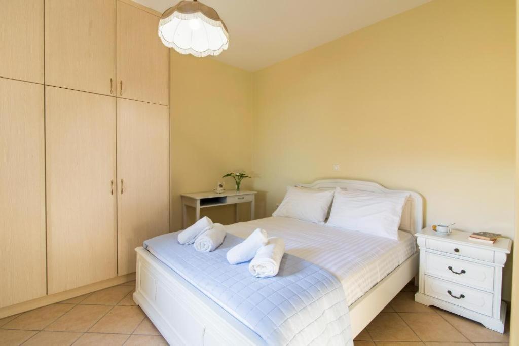Apartments Margarita Kaizer Bridge Achilleion Exterior photo